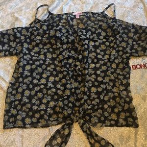 Daisy cropped tied top with cold shoulder